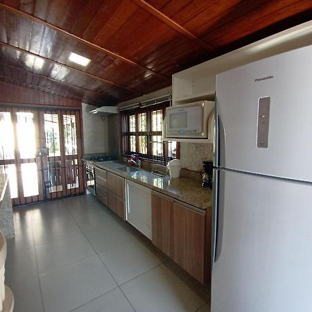 Moreira Casa Com Churrasqueira E Ar-Condicionado Убатуба Екстериор снимка